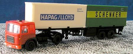 Tractor trailer MAN with two 20&#39; containers<br /><a href='images/pictures/PSK_Modelbouw/841.jpg' target='_blank'>Full size image</a>